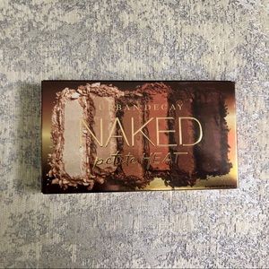 🆕⭐️ Urban Decay Naked Petite Heat Palette
